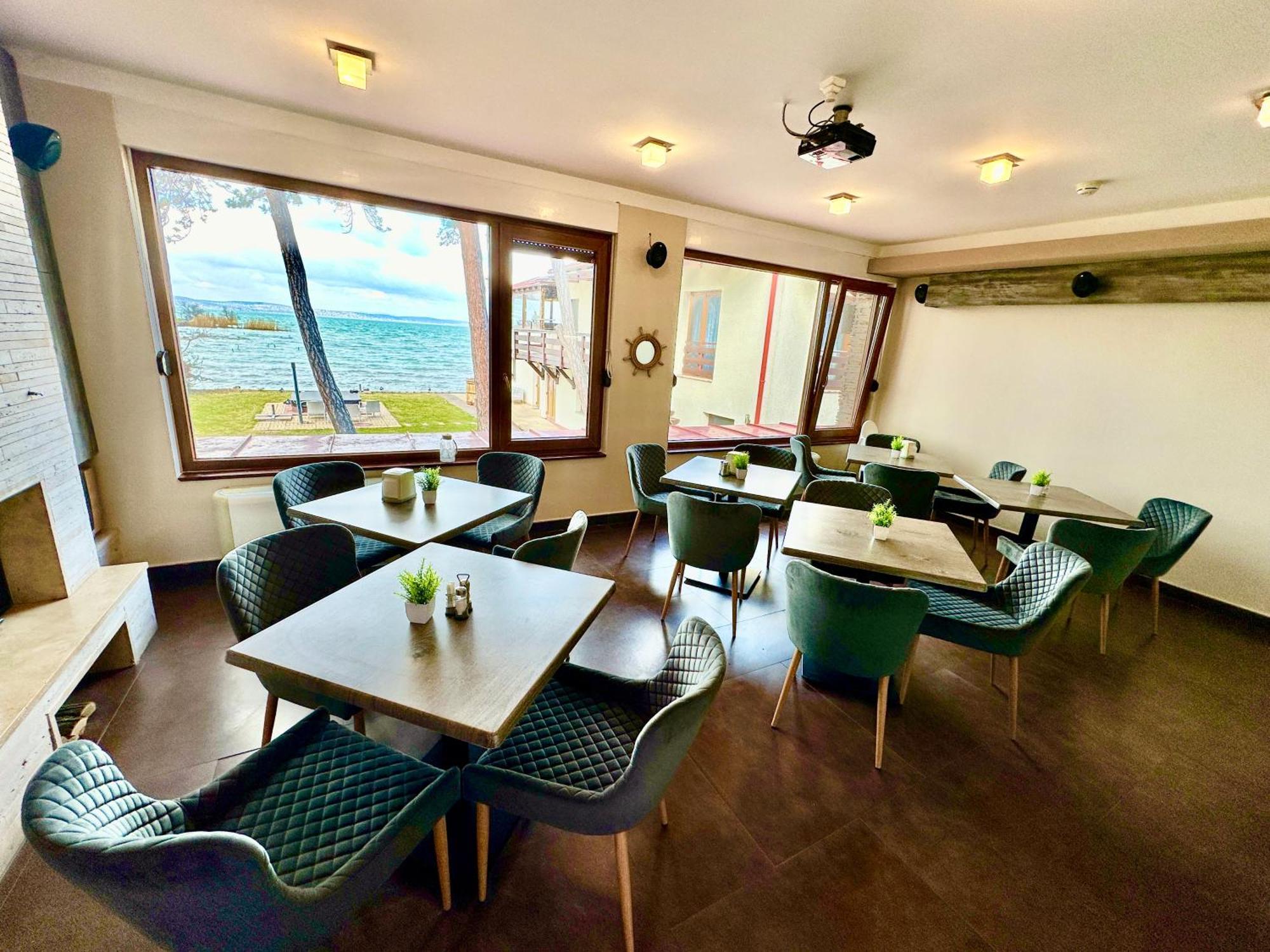 Royal Mediterran Siófok Exteriér fotografie